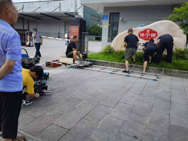 玉龙广告片拍摄公司核心优势：全流程服务，让品牌广告片省心更出彩